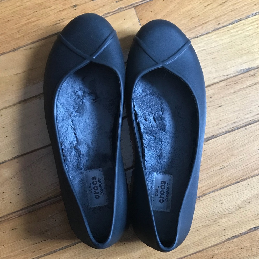 NWOT Dual Crocs Comfort
